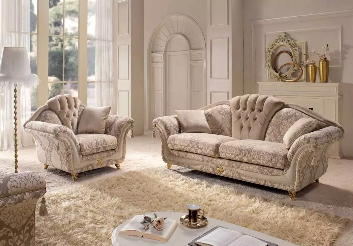 Stilīgas dīvāni (76 fotogrāfijas): modes krāsas. Kādi materiāli tagad ir modes? Citas tendences, piemēri interjerā 9215_12