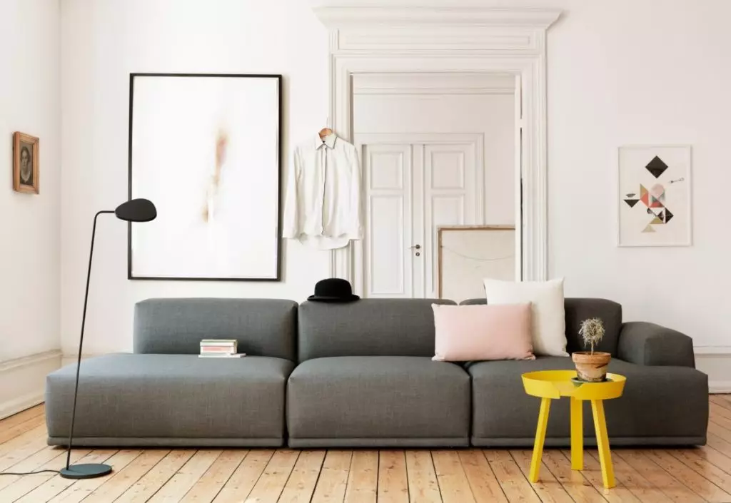 Stilīgas dīvāni (76 fotogrāfijas): modes krāsas. Kādi materiāli tagad ir modes? Citas tendences, piemēri interjerā 9215_46
