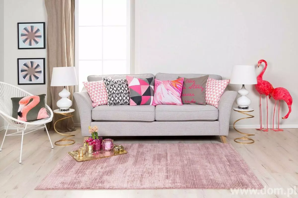 Modernong sofa (47 mga larawan): sulok at direktang mga modelo sa modernong estilo, natitiklop na sofas bed at iba pa 9250_42