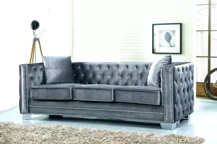 Velvet sofas (22 mga larawan): berde, asul at mga modelo ng iba pang mga kulay mula sa pelus, sulok, natitiklop at iba pang mga supa na may upholstery ng velvet sa loob 9252_11