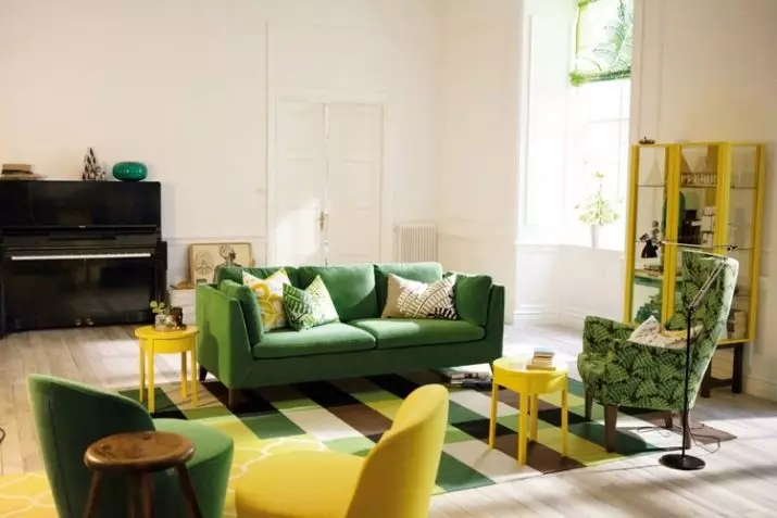 Velvet sofaer (22 billeder): Grøn, blå og modeller af andre farver fra fløjl, hjørne, foldning og andre sofaer med Velvet's polstring i interiøret 9252_22