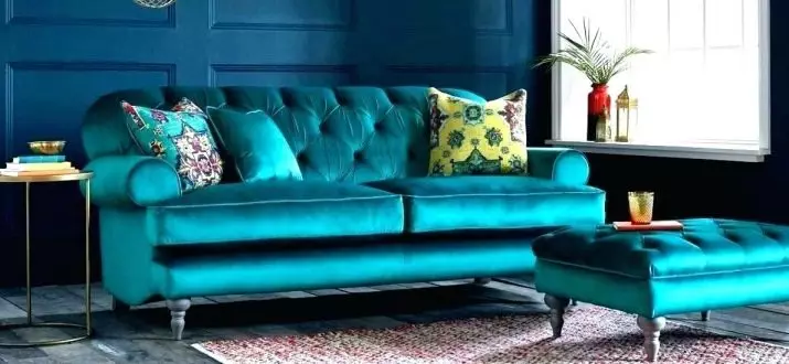 Aksamitne sofy (22 zdjęcia): zielony, niebieski i modele innych kolorów z aksamitu, rogu, składania i innych sof z tapicerką Velvet we wnętrzu 9252_9