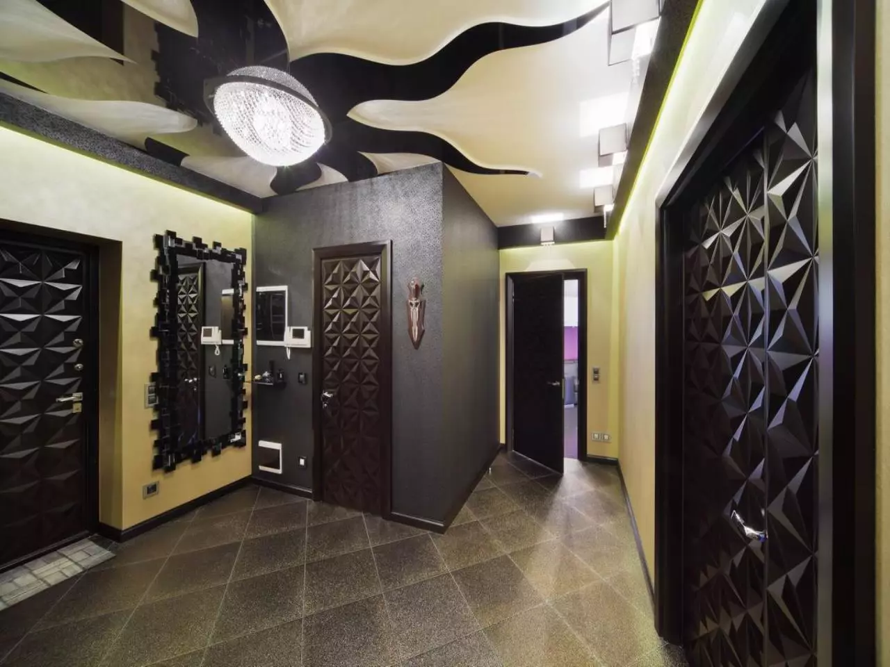 Soffitto elasticizzato nel corridoio (71 foto): design del soffitto in un corridoio stretto e lungo, opzioni con luci a punti e disegni a due livelli nell'appartamento, nelle specie nere e lucide 9270_52