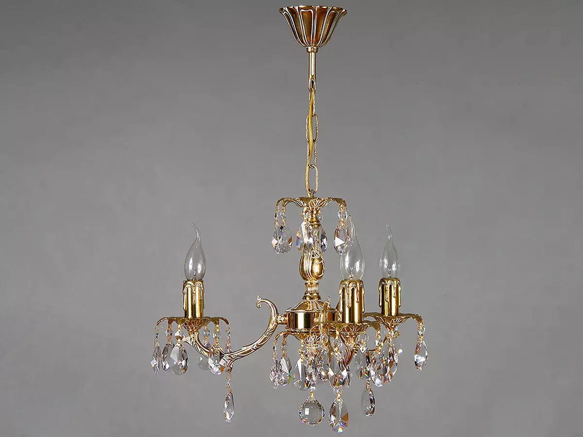 Chandelier ho The Curirior (Linepe tse 49): Khetha li-culing Chandeliers bakeng sa mohala o molelele, mehlala ea li-chandelier tsa morao-rao tse ka hare 9278_22