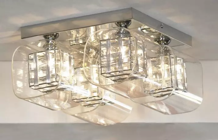 Chandelier no corredor (49 fotos): Escolla lámpadas de teito para un longo corredor, exemplos de candelabros de suspensión moderna no interior 9278_33