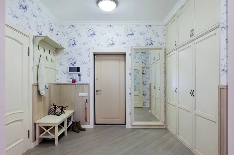 Hall i stil med Provence (74 foton): Inredningen av korridoren i vita och andra färger, designen av garderober och andra möbler i Provence-stilen 9279_29