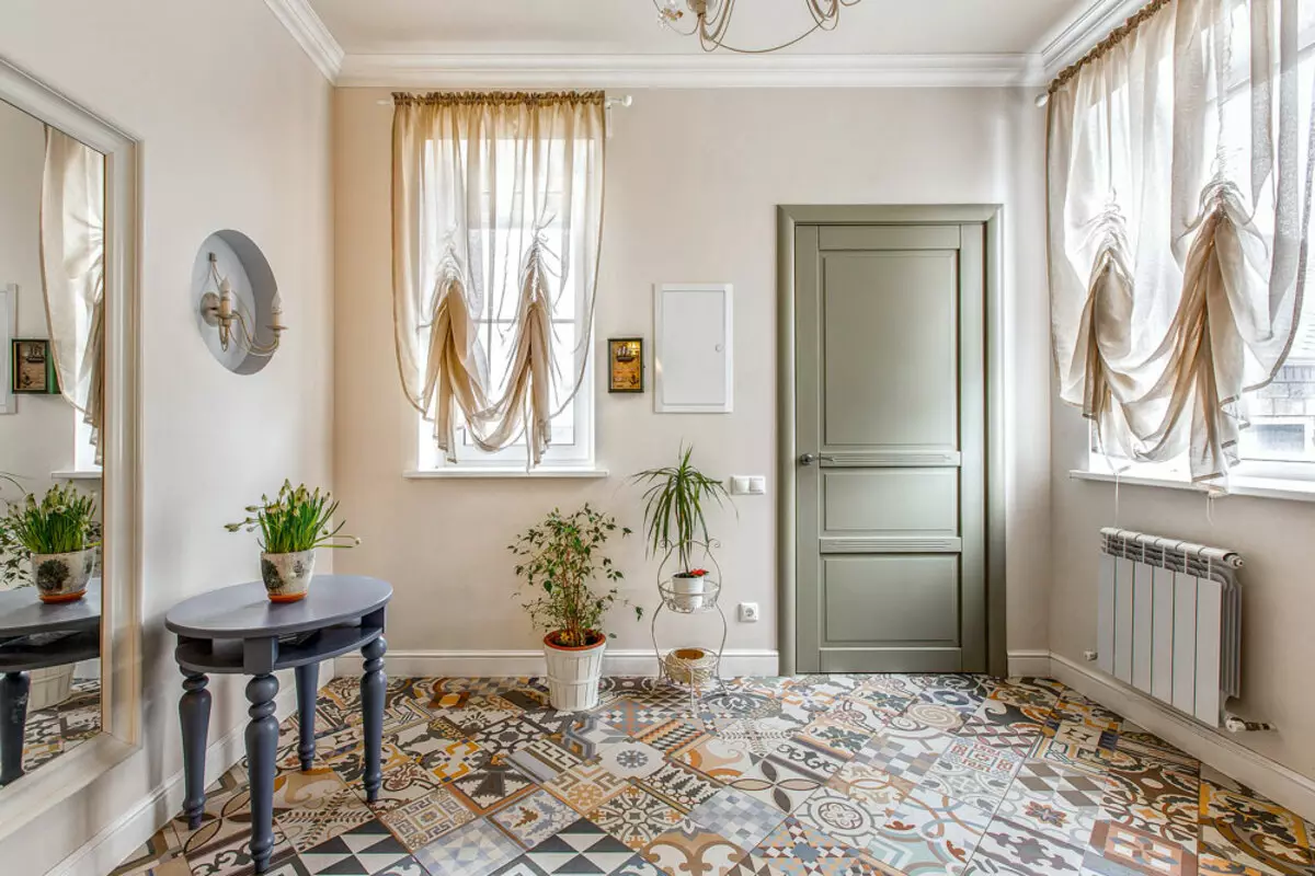 Hall dalam gaya Provence (74 foto): Interior koridor putih dan warna lainnya, desain lemari pakaian dan furnitur lain dalam gaya Provence 9279_41