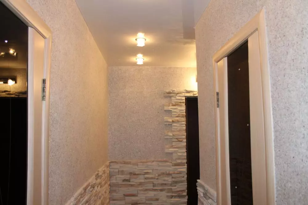 Kertas dinding. Memperluas Ruang, dalam koridor sempit (49 foto): Apa kertas dinding untuk memilih untuk lorong yang panjang dan gelap di apartmen? Apa warna yang lebih baik? 9283_43