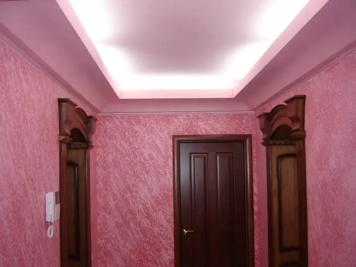 Wallpapers të lëngshme në korridor (51 foto): Çfarë sfond është më mirë të zgjidhni për muret në korridor? Vizatime nga letër-muri i lëngët në brendësi 9286_48