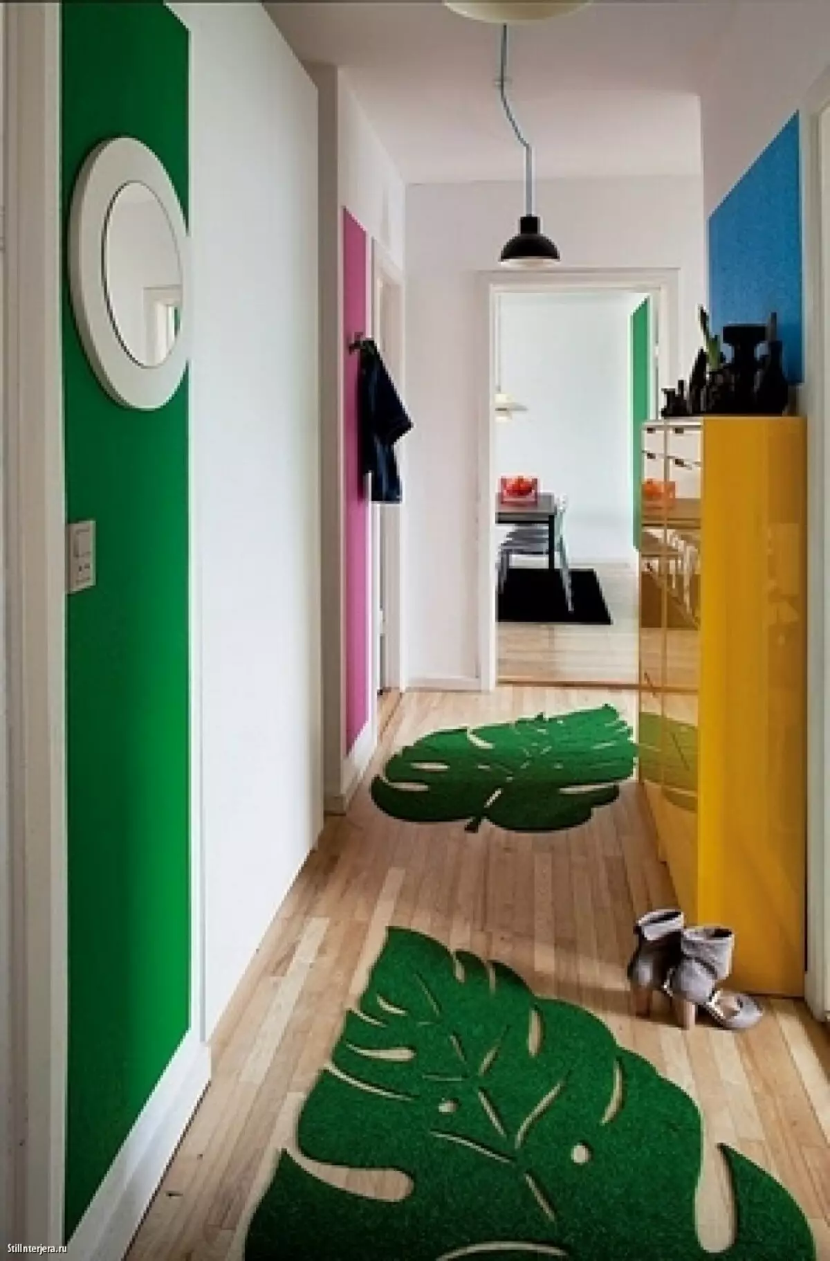 Dywaniki na korytarzu (57 zdjęć): spawane dywany i maty do butów w korytarzu, model na podłodze z dywanów i innych materiałów 9287_3