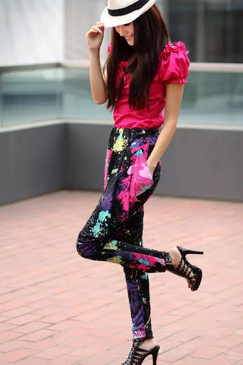Pantalóns de cores (47 fotos): que está a levar, as tendencias da moda 2021 928_33