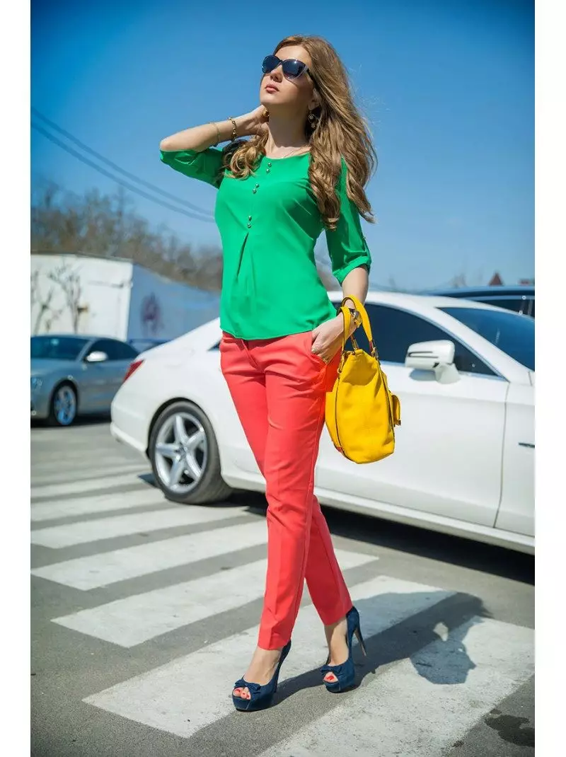 Farvede bukser (47 billeder): Hvad er iført, Fashion Trends 2021 928_38