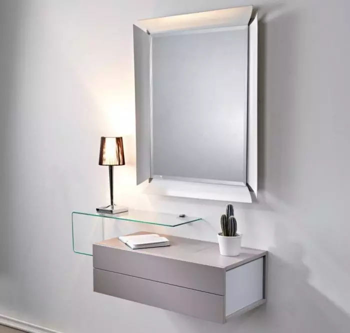 Cermin dengan rak di lorong: dinding dan lantai cermin. Bagaimana cara memilih cermin yang dipasang atau lainnya dengan rak? 9300_32