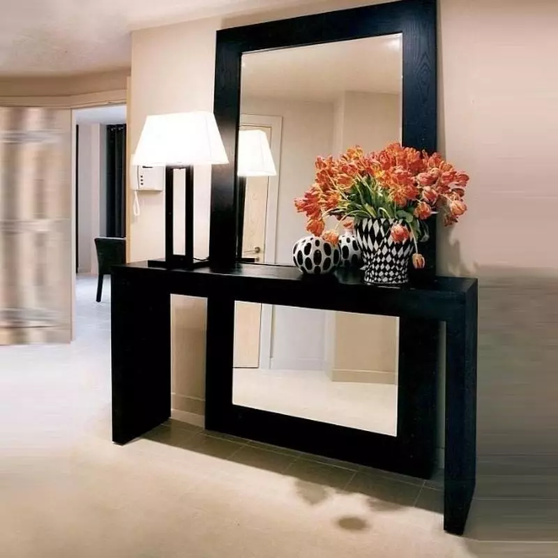 Et spejl med en hylde i gangen: Væg og gulvspejle. Hvordan man vælger en monteret eller ethvert andet spejl med en hylde? 9300_4