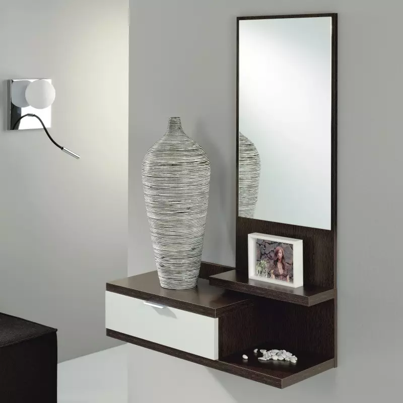 Cermin dengan rak di lorong: dinding dan lantai cermin. Bagaimana cara memilih cermin yang dipasang atau lainnya dengan rak? 9300_48
