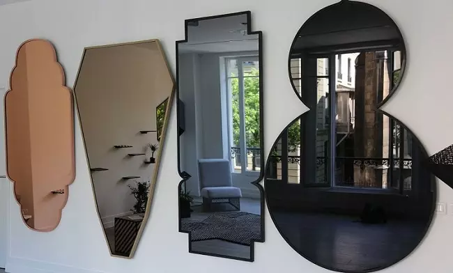 Rezalnik z ogledalom na hodniku (50 fotografij): Kako izbrati majhno nočno mizo v hodniku? Vrste struktur in njihove značilnosti 9303_13