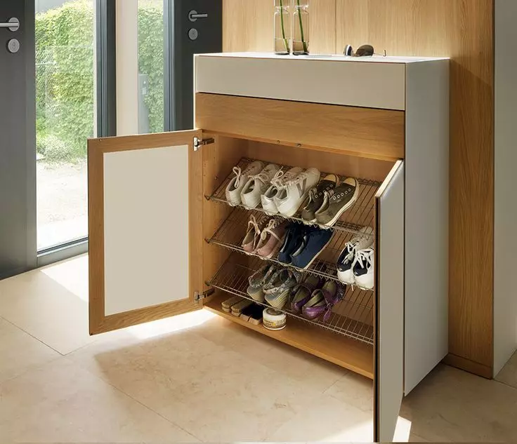 Opore za čevlje na hodniku: leseni čevlji s sedežem in ozko kovinsko stojalo, drugi modeli in priporočila za izbiro 9329_13