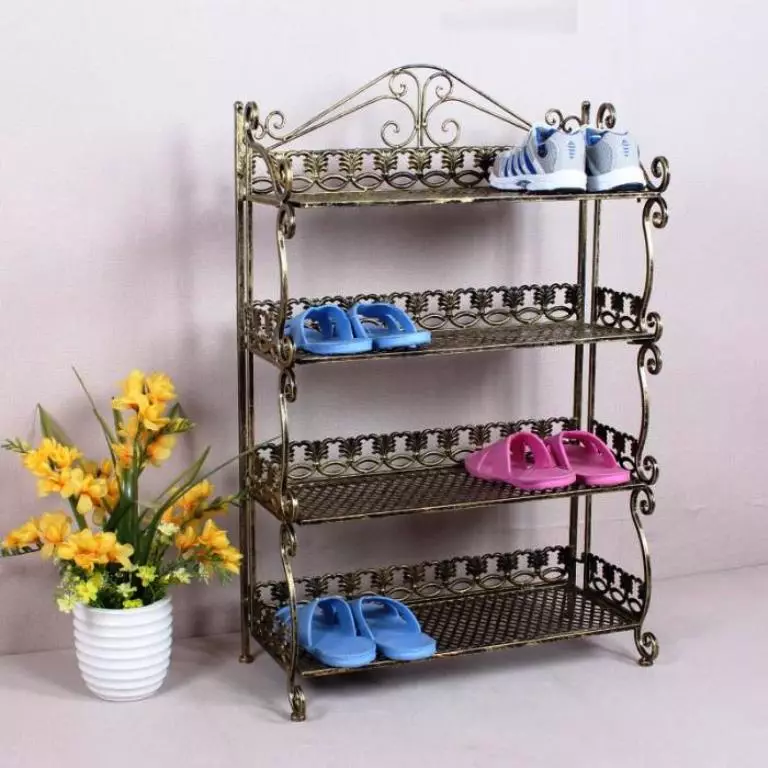 Opore za čevlje na hodniku: leseni čevlji s sedežem in ozko kovinsko stojalo, drugi modeli in priporočila za izbiro 9329_33