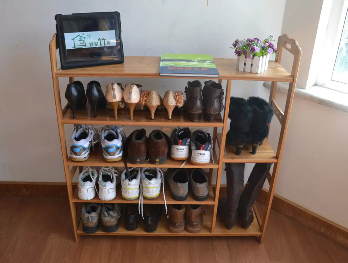 Opore za čevlje na hodniku: leseni čevlji s sedežem in ozko kovinsko stojalo, drugi modeli in priporočila za izbiro 9329_6