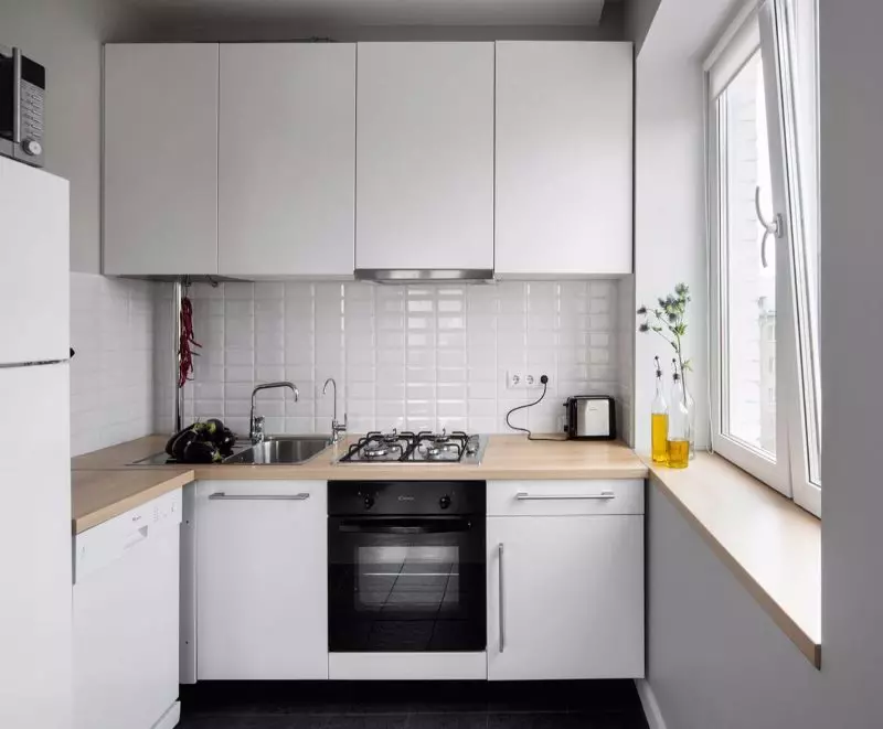 Kuchnia w Khrushchev z lodówką (53 zdjęć): projektowanie małych kuchni 4 metrów kwadratowych. Mierniki, układ kuchenny z pralką, kuchenką gazową i lodówką 9345_4