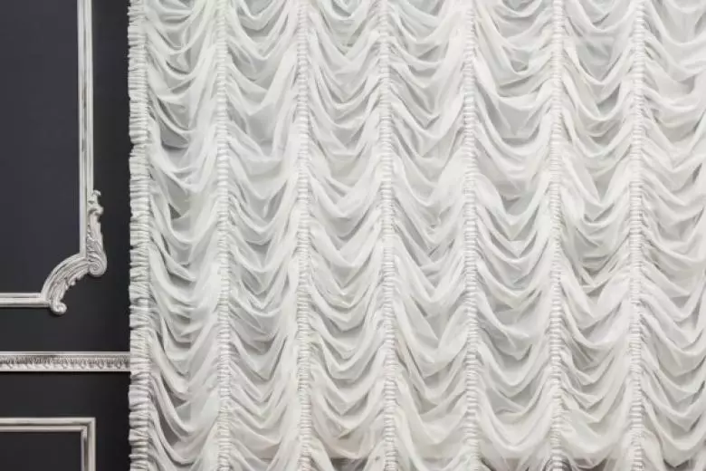 廚房裡的法國窗簾（71張照片）：“邊場”窗簾內部，設計，品種和材料的想法，選擇的提示 9348_10