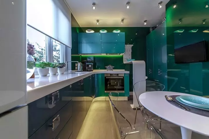 Cozinhas esmeraldas (35 fotos): Características de cor em design de interiores, cozinhas emerald branco e outras combinações 9360_29