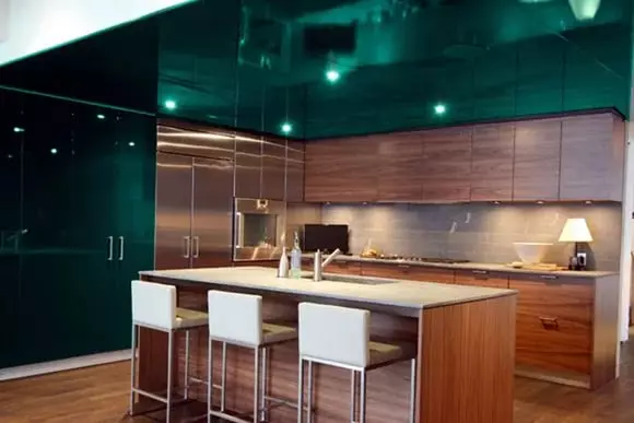 Emerald Dapur (35 gambar): Ciri-ciri warna dalam reka bentuk dalaman, dapur putih-zamrud dan kombinasi lain 9360_33