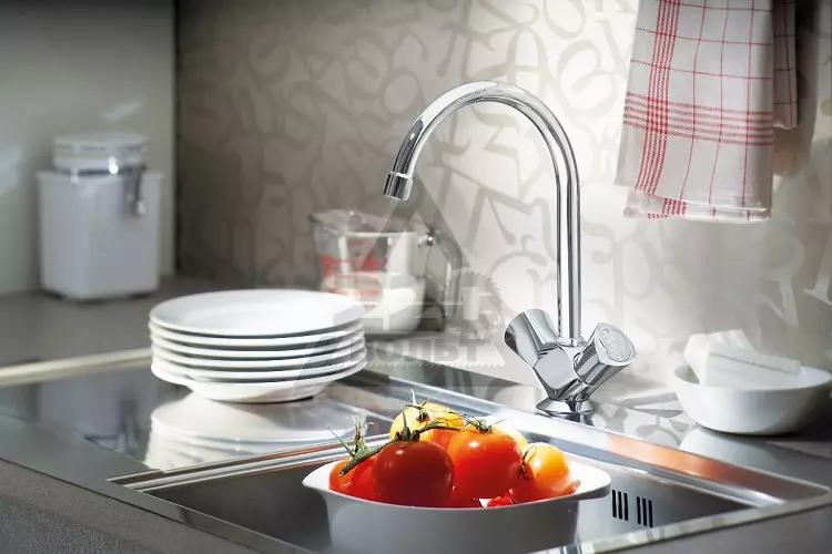 Grohe slavine za kuhinju (30 fotografija): kuhinjska dizalica sa izvučenim izlivanjem, mikseri za pranje profesionalnog zalijevanja, model Start i Eurosmort 9367_13