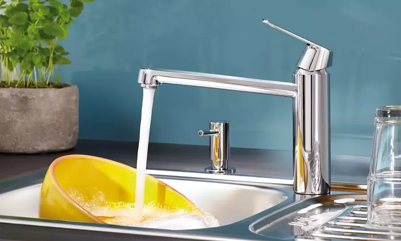Grohe смесители за кухня (30 снимки): кухня кранче с разтегателен чучур мивка смесител с професионален поливане, модел Старт и Eurosmart 9367_17