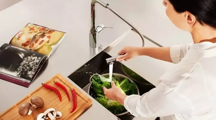 Grohe смесители за кухня (30 снимки): кухня кранче с разтегателен чучур мивка смесител с професионален поливане, модел Старт и Eurosmart 9367_2