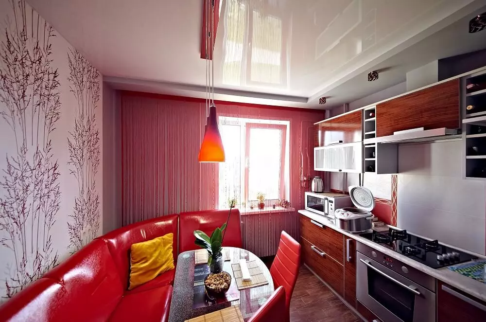 Уютна кухня (79 снимки): Как да създадем комфорт в кухнята в апартамента? Красиви дизайнерски идеи за леки кухни. Как да го оборудваме? 9370_50