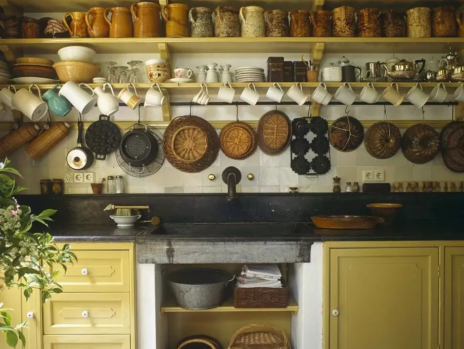 Уютна кухня (79 снимки): Как да създадем комфорт в кухнята в апартамента? Красиви дизайнерски идеи за леки кухни. Как да го оборудваме? 9370_69