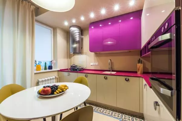 Rohové slúchadlá pre malé kuchyne 6 metrov štvorcových. M (42 fotografií): Dizajn malej kuchyne s chladničkou a kuchynským nábytkom, príkladmi plánovania, interiérový dizajn 9372_26