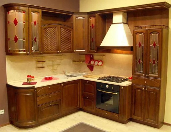 Rohové slúchadlá pre malé kuchyne 6 metrov štvorcových. M (42 fotografií): Dizajn malej kuchyne s chladničkou a kuchynským nábytkom, príkladmi plánovania, interiérový dizajn 9372_30