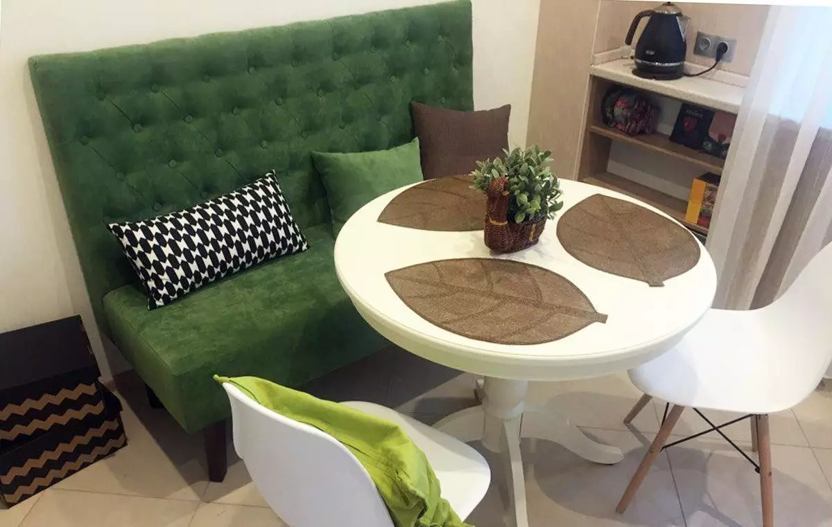 Rett kjøkken Sofaer (62 bilder): Små sofaer for kjøkken uten soverom, møbler design alternativer 9376_2