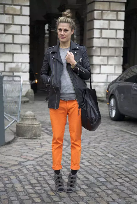 Pantaloni arancioni (58 foto): cosa indossare 937_45