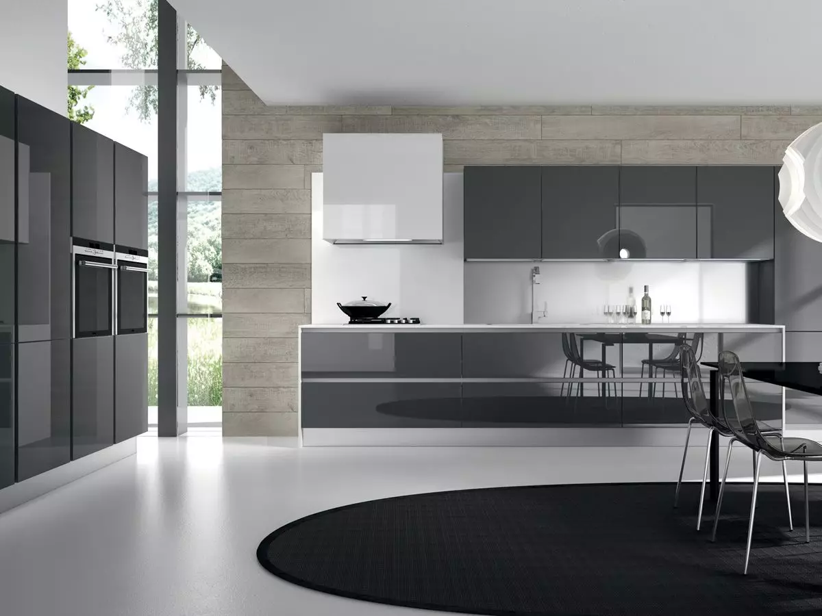 Cocinas de color gris blanco (81 fotos): Auriculares de cocina en tonos blancos y grises en el interior. Diseño de paredes blancas con cabeza gris mate o brillante. 9389_43