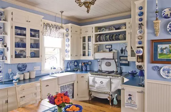 Cucina bianca-blu (64 foto): Caratteristiche dell'auricolare della cucina in colore bianco-blu per la cucina Interior design, accenti sulle pareti in colori simili 9393_52