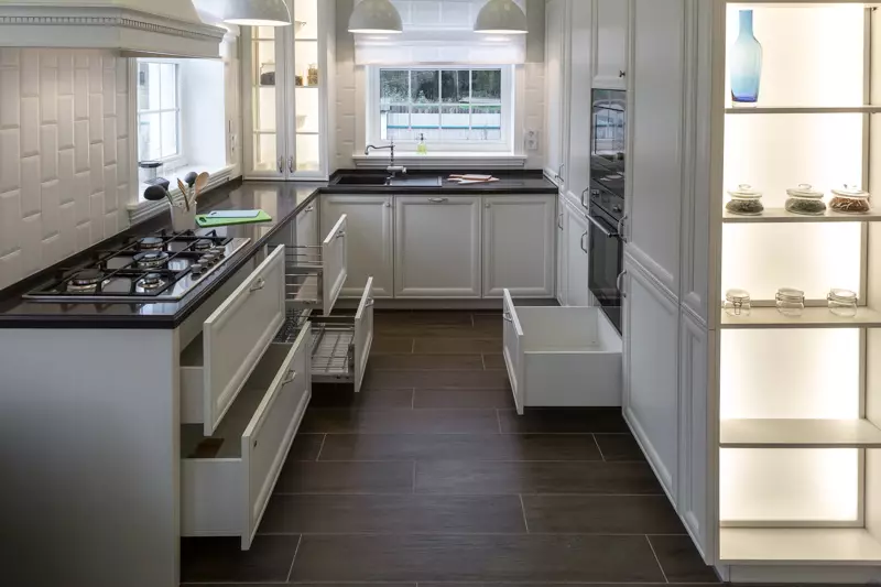 Bucătărie Design 11 metri pătrați. M (97 fotografii): Idei de planificare și proiectare a interiorului bucătăriei cu o suprafață de 11 metri pătrați, opțiuni de reparații 9410_51