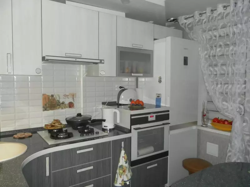 Kjøkkendesign 6 kvadratmeter. m med kjøleskap (75 bilder): Kjøkken interiør 6 kvadratmeter med kjøleskap, kjøkken planlegging prosjekter 6 firkanter 9415_10