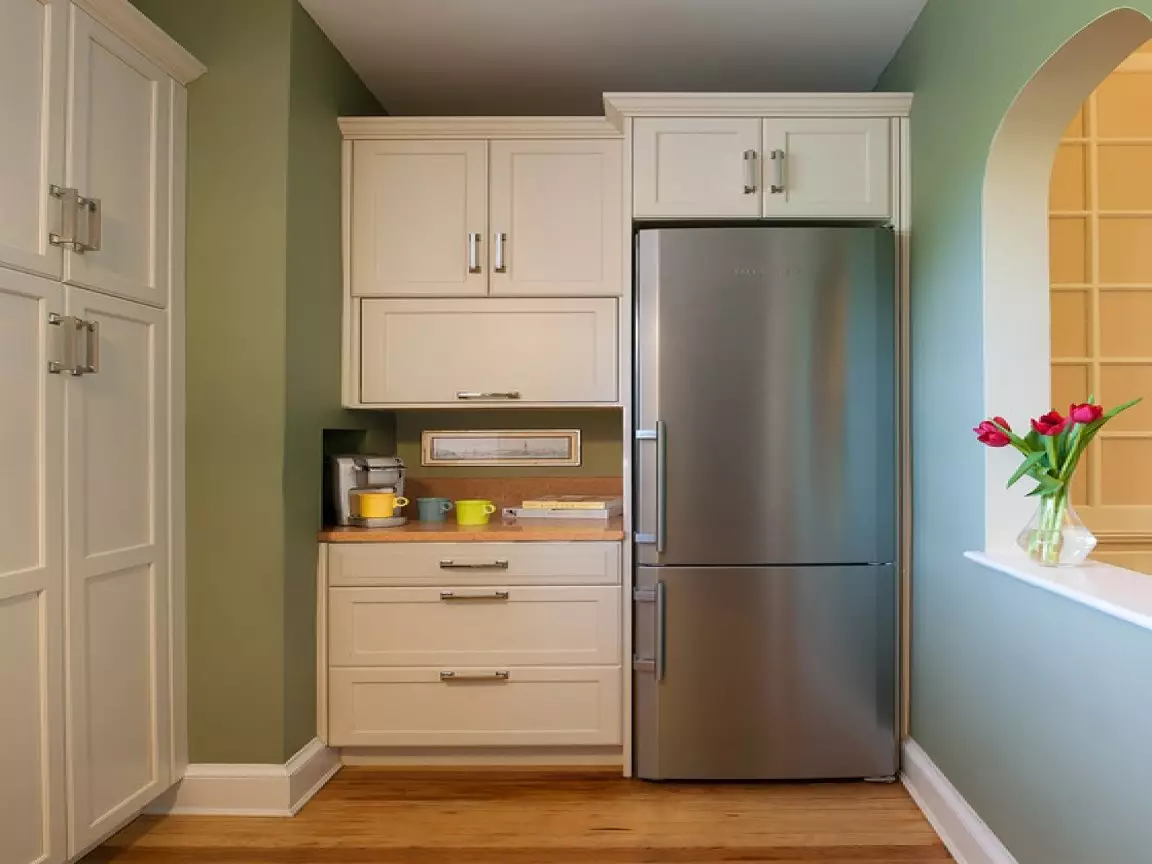 Virtuves dizains 6 kvadrātmetri. m ar ledusskapi (75 fotogrāfijas): virtuves interjers 6 kvadrātmetri ar ledusskapi, virtuves plānošanas projekti 6 kvadrātu 9415_29