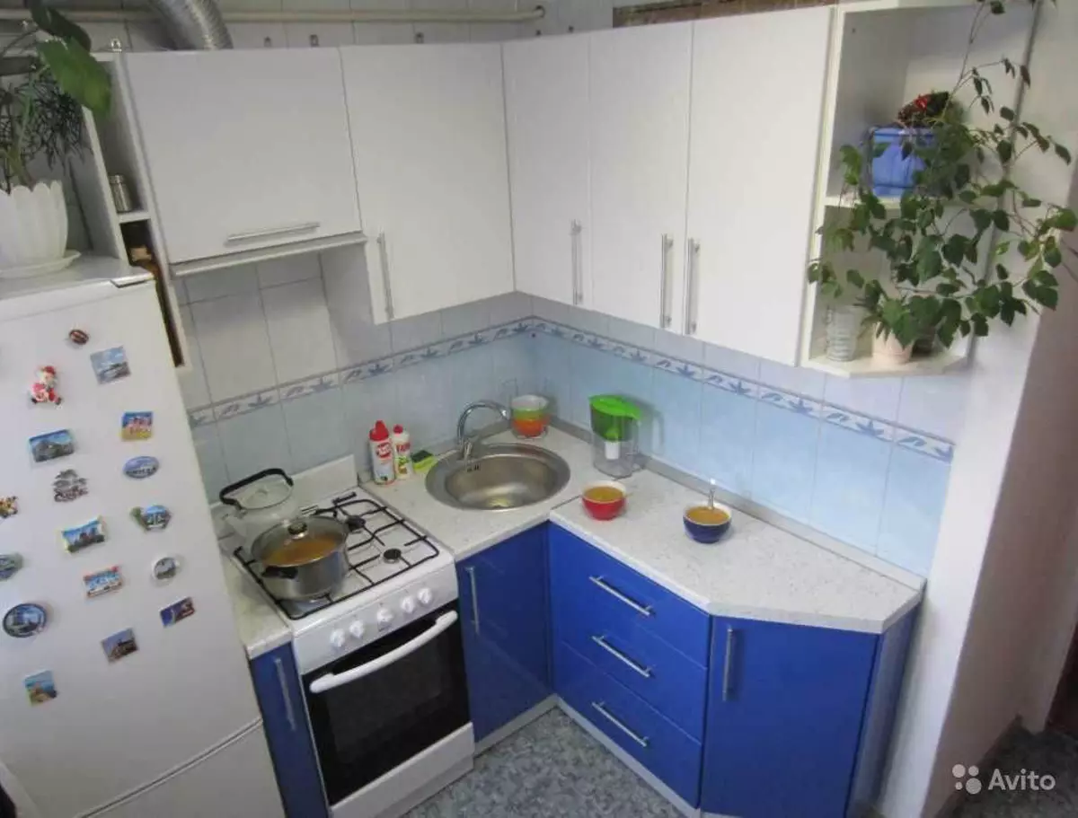 угловая кухня 2 на 2 метра с холодильником