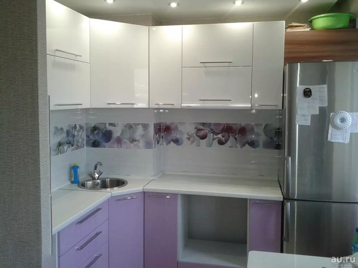 Kuchyňský design 6m². m s lednicí (75 fotek): kuchyňský interiér 6m² s lednicí, projekty plánování kuchyně 6 čtverců 9415_47