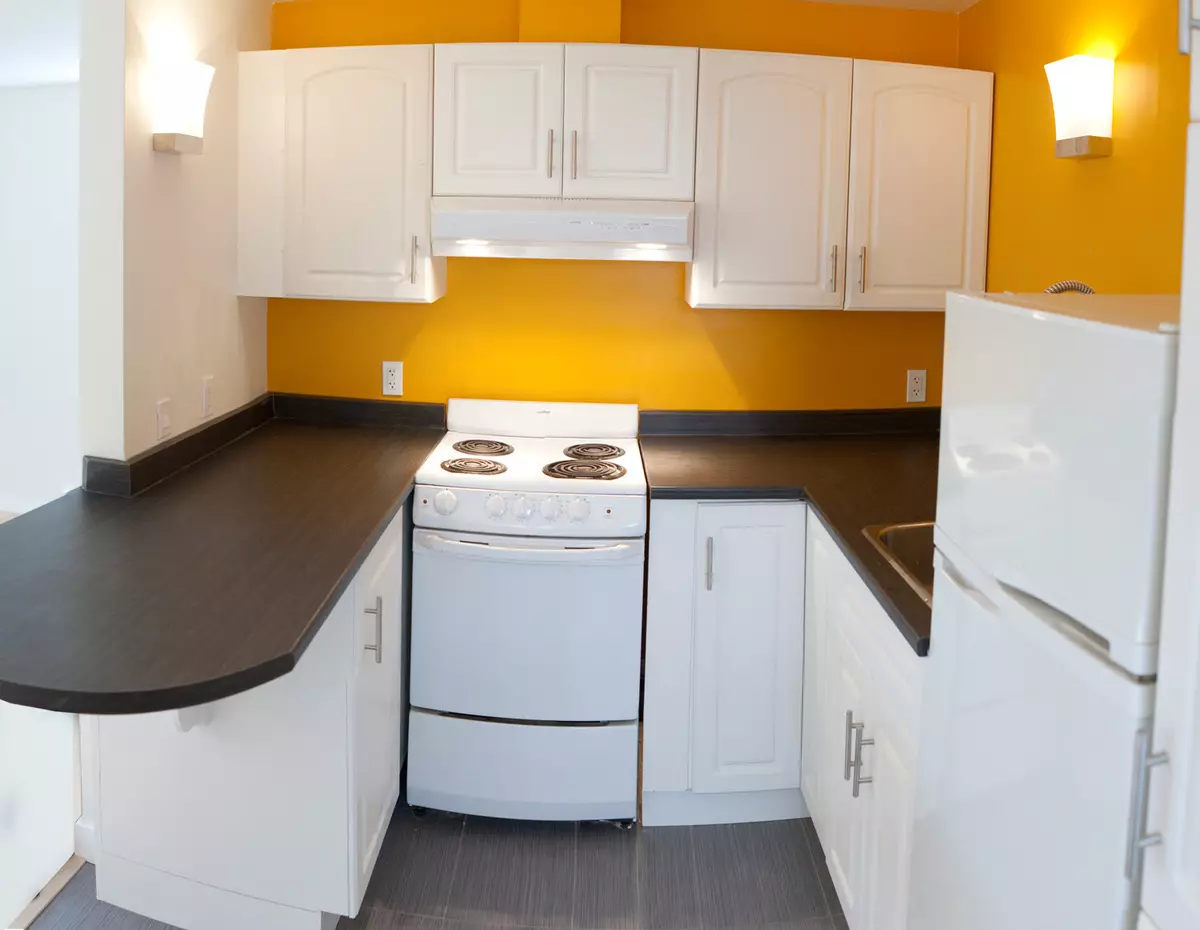 Kitchen Design 6 kvadratnih metara. m sa frižiderom (75 fotografije): kuhinja unutra 6 kvadratnih metara, sa hladnjak, planiranje kuhinja projekti 6 kvadrata 9415_48