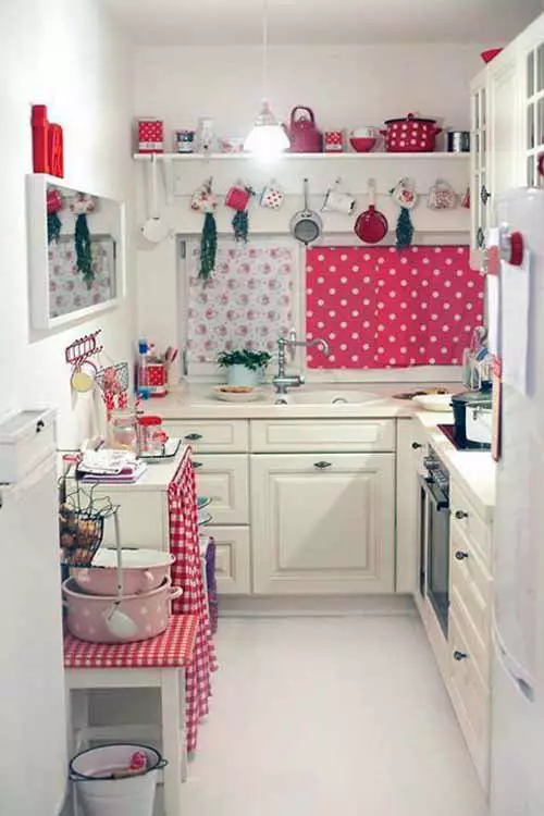 Kuchyňský design 6m². m s lednicí (75 fotek): kuchyňský interiér 6m² s lednicí, projekty plánování kuchyně 6 čtverců 9415_57