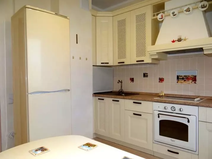Deseño de cociña 6 metros cadrados. m con unha neveira (75 fotos): cociña de cociña 6 metros cadrados con neveira, proxectos de planificación de cociña 6 cadrados 9415_69