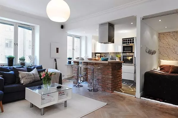 Design kuchyně v apartmánu s 1 ložnicí (58 fotografií): možnosti pro navrhování samostatné kuchyně v Odnushka, jednoduchý interiér kuchyně v 1-pokojový byt 9416_18