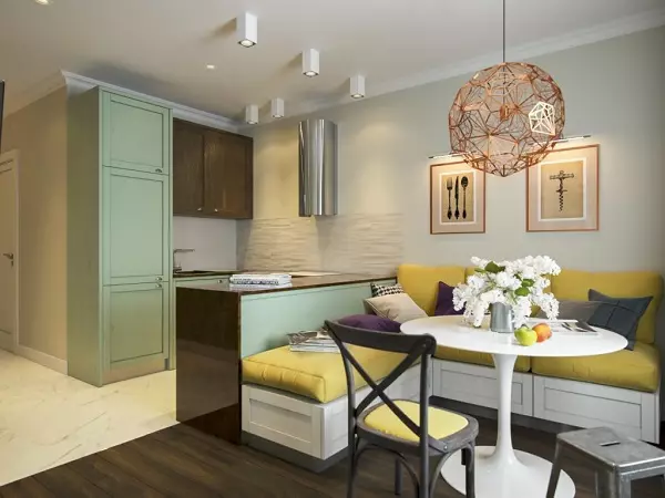 Design kuchyně v apartmánu s 1 ložnicí (58 fotografií): možnosti pro navrhování samostatné kuchyně v Odnushka, jednoduchý interiér kuchyně v 1-pokojový byt 9416_28