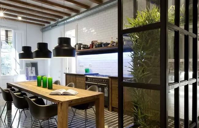 एक बेडरूम अपार्टमेंट में रसोई डिजाइन (58 फोटो): ओडनुष्का में एक अलग रसोईघर डिजाइन करने के विकल्प, 1 कमरे के अपार्टमेंट में एक साधारण रसोईघर का इंटीरियर 9416_54
