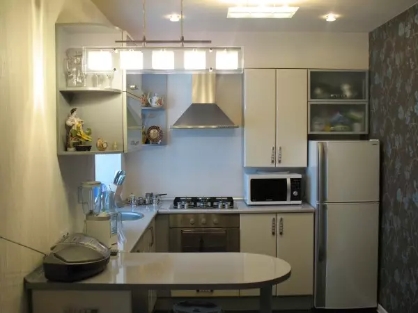 Kuhinja dizajn u Hruščova 6 četvornih metara. m sa hladnjakom (65 fotografija): raspored i unutarnje kuhinje veličine 6 kvadrata 9424_17